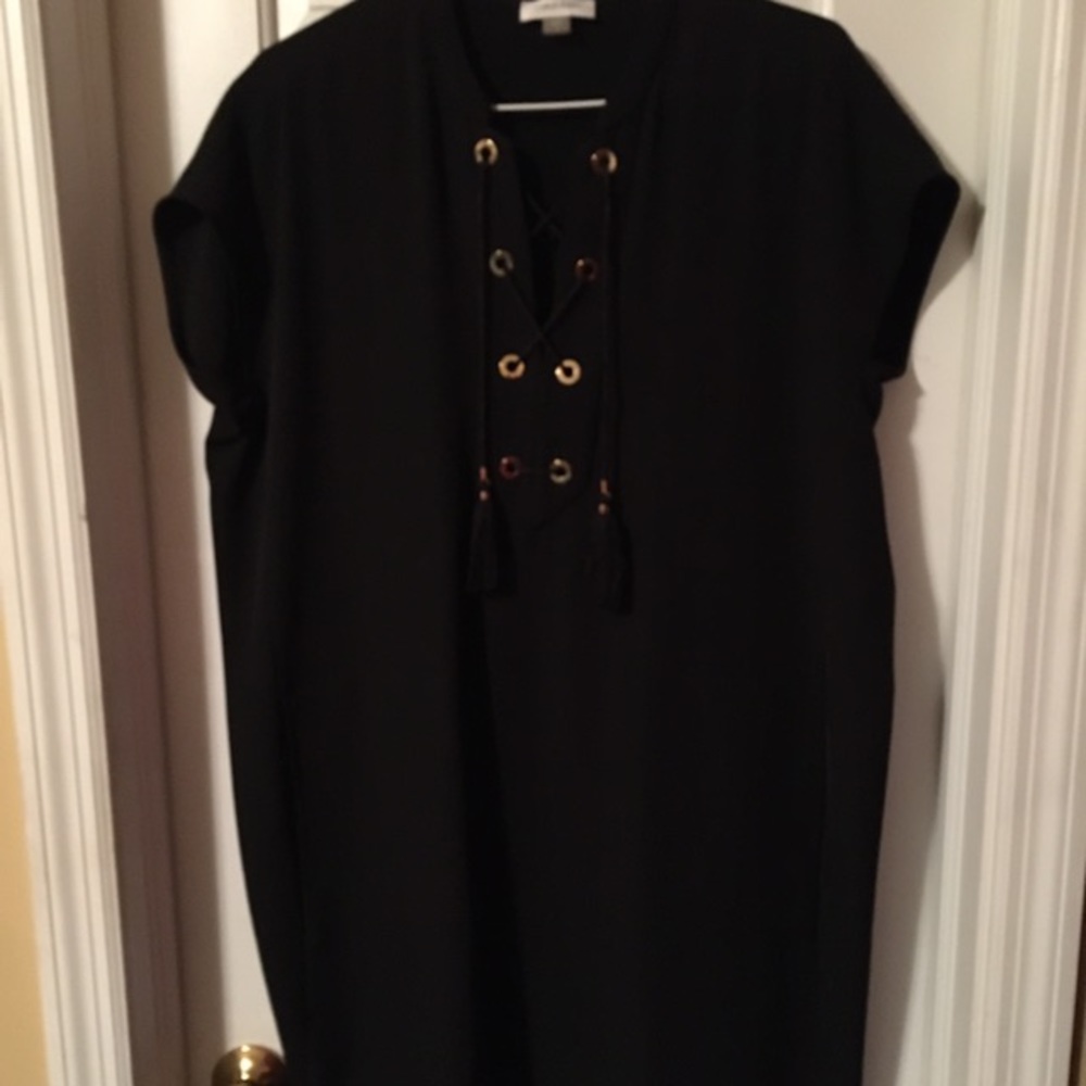 Calvin Klein women’s size 6 long lace up blouse